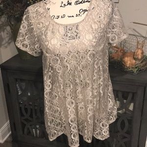 Anthropologie akemi + kin lace top. NWOT